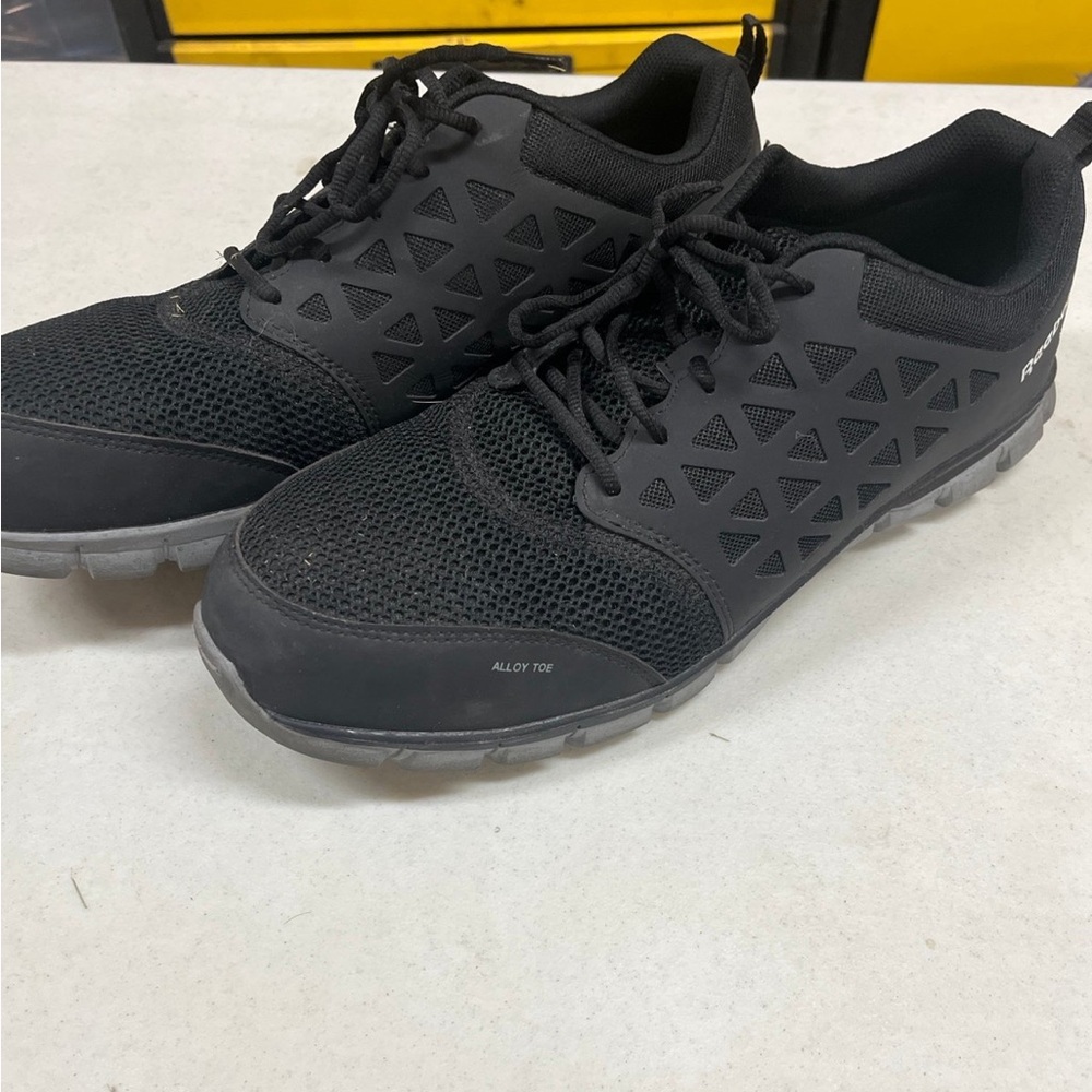 Reebok alloy toe shoes size 16m